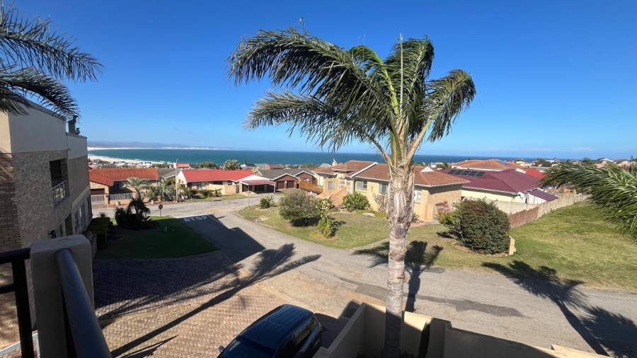 5 Bedroom Property for Sale in Wavecrest Eastern Cape